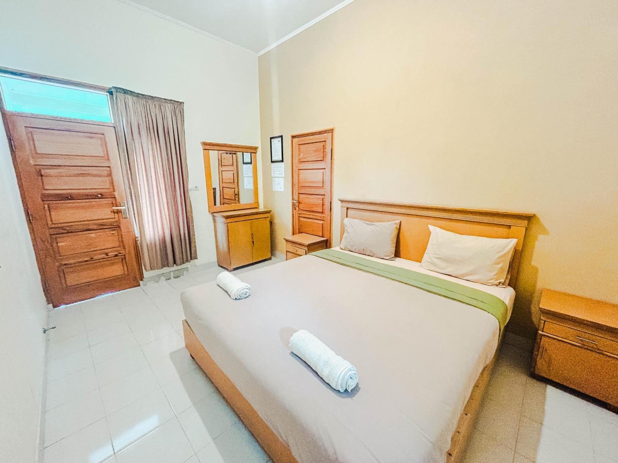 Lembah Rinjani & Resto Syariah By Ecommerceloka Homestay *
