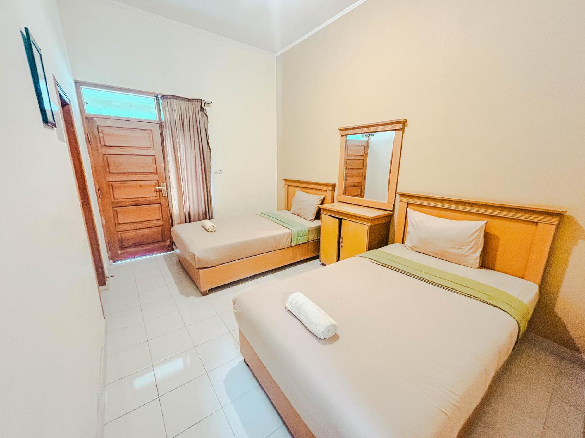 Lembah Rinjani & Resto Syariah By Ecommerceloka Homestay *