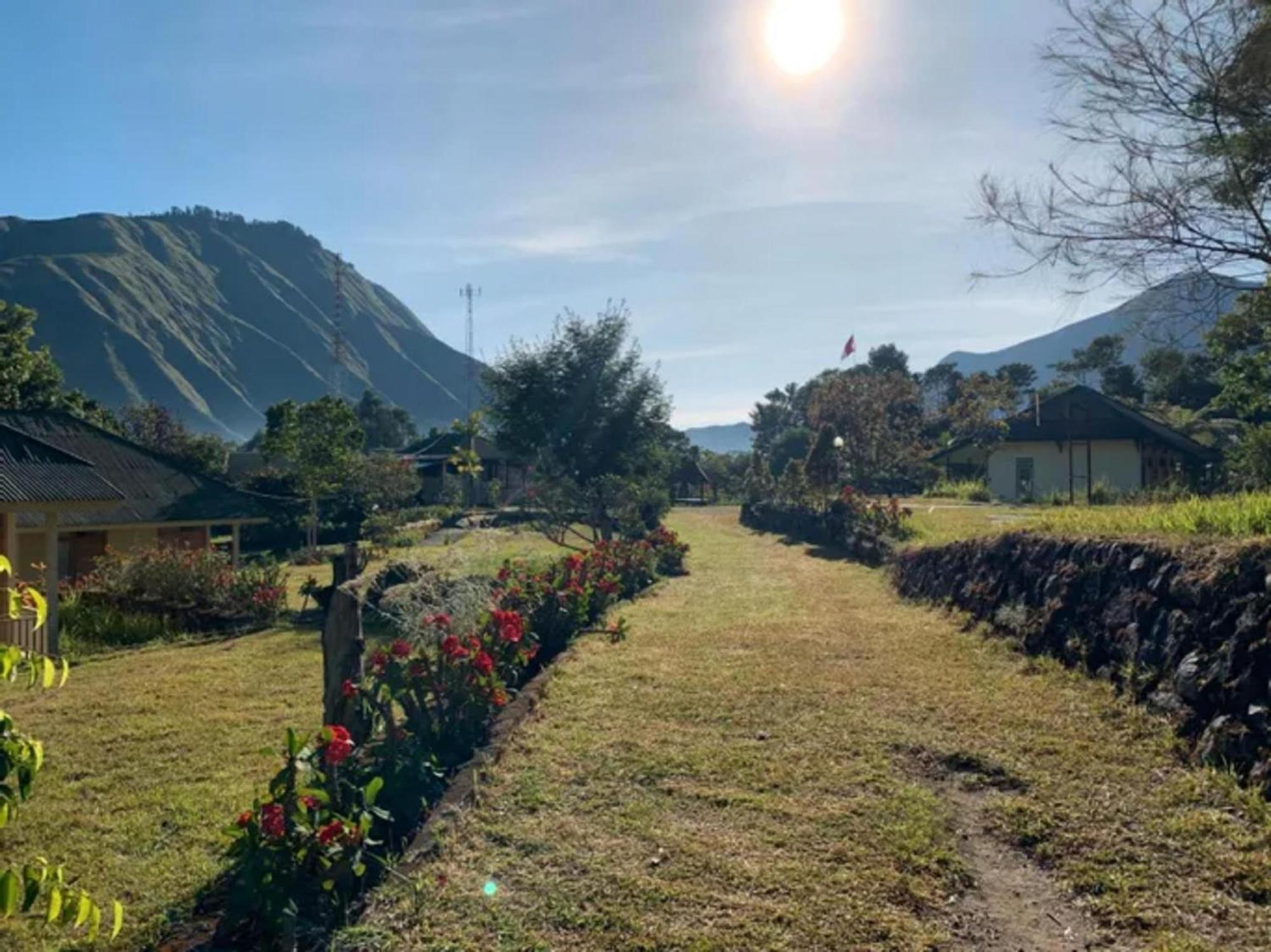 Lembah Rinjani & Resto Syariah By Ecommerceloka * Sembalunlawang
